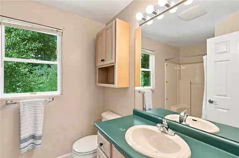 Bath - 29 Walker Ln, Coventry, RI 02816 photo 2 of 3