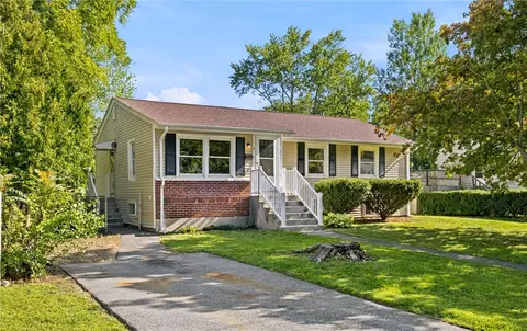 9 Atlantic Ave, North Providence, RI 02904