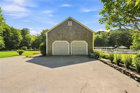 Exterior - 11 Pachet Brook Rd, Little Compton, RI 02837 photo 7 of 12