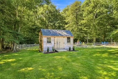Exterior - 11 Pachet Brook Rd, Little Compton, RI 02837 photo 9 of 12