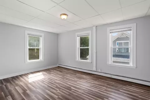 Living - 124 Lincoln St, Woonsocket, RI 02895 photo 8 of 9