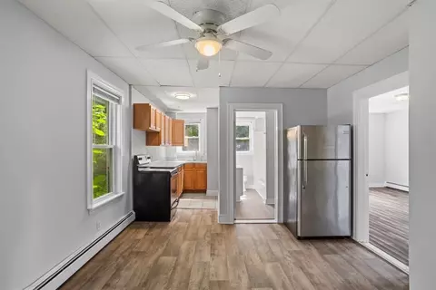 Entry Way - 124 Lincoln St, Woonsocket, RI 02895 photo 4 of 8