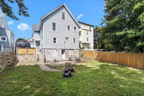 Exterior - 124 Lincoln St, Woonsocket, RI 02895 photo 3 of 5