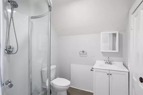 Bath - 124 Lincoln St, Woonsocket, RI 02895 photo 5 of 5