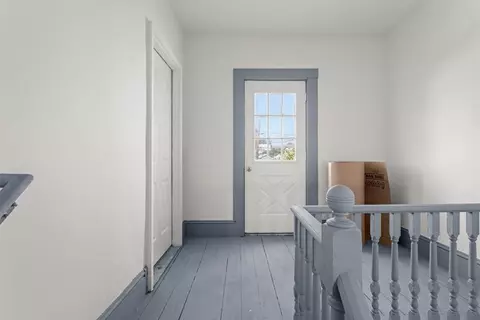 Entry Way - 124 Lincoln St, Woonsocket, RI 02895 photo 3 of 8