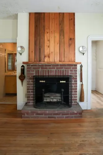 Living - 2641 N Main St, Fall River, MA 02720 photo 4 of 5