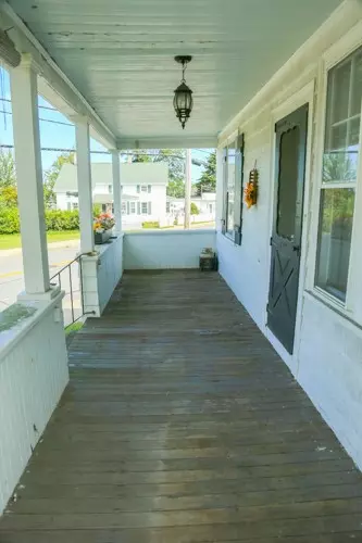 Exterior - 2641 N Main St, Fall River, MA 02720 photo 2 of 5