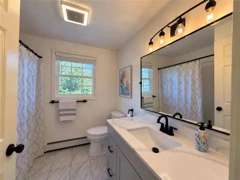 Bath - 4 Cooke Pl, Warwick, RI 02888 photo 2 of 2