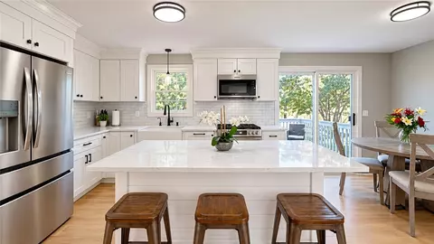 Kitchen - 4 Cooke Pl, Warwick, RI 02888 photo 1 of 6