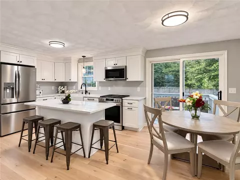 Kitchen - 4 Cooke Pl, Warwick, RI 02888 photo 2 of 6