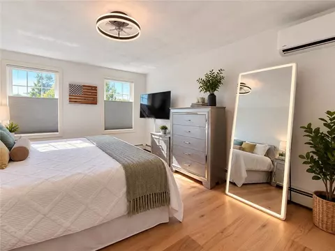 Bedroom - 4 Cooke Pl, Warwick, RI 02888 photo 2 of 4
