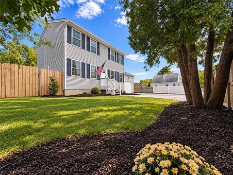 Exterior - 4 Cooke Pl, Warwick, RI 02888 photo 4 of 4
