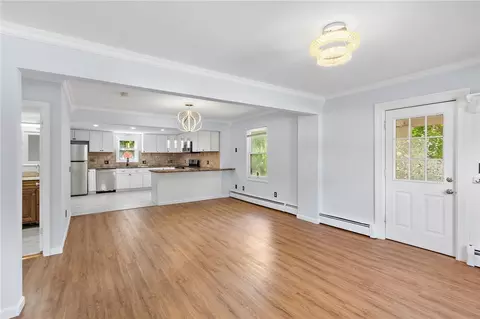 Living - 72 Dayton Ave, Warwick, RI 02889 photo 4 of 4