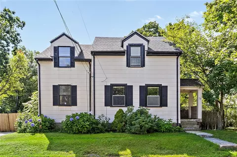 72 Dayton Ave, Warwick, RI 02889