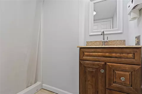 Bath - 72 Dayton Ave, Warwick, RI 02889 photo 2 of 3