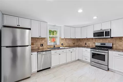 Kitchen - 72 Dayton Ave, Warwick, RI 02889 photo 1 of 2