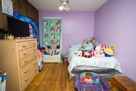Bedroom - 29 Hamlet Ave, Woonsocket, RI 02895 photo 2 of 10