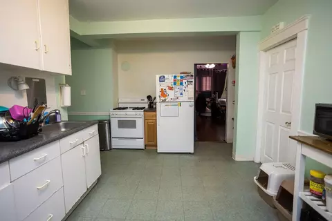 Kitchen - 29 Hamlet Ave, Woonsocket, RI 02895 photo 4 of 5