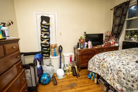 Bedroom - 29 Hamlet Ave, Woonsocket, RI 02895 photo 3 of 10