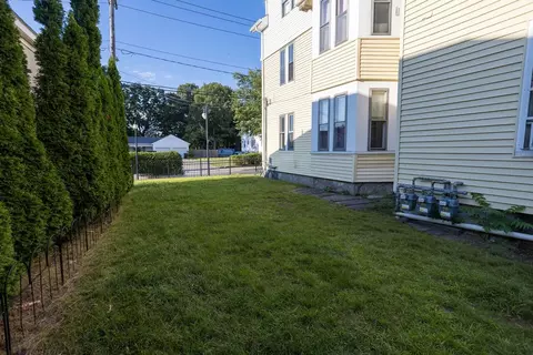 Exterior - 29 Hamlet Ave, Woonsocket, RI 02895 photo 4 of 5