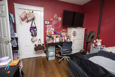 Bedroom - 29 Hamlet Ave, Woonsocket, RI 02895 photo 8 of 10
