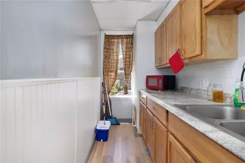 Entry Way - 538 Wood Ave, Woonsocket, RI 02895 photo 4 of 6