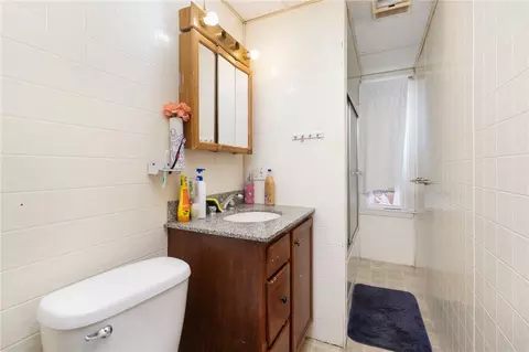 Bath - 538 Wood Ave, Woonsocket, RI 02895 photo 2 of 2
