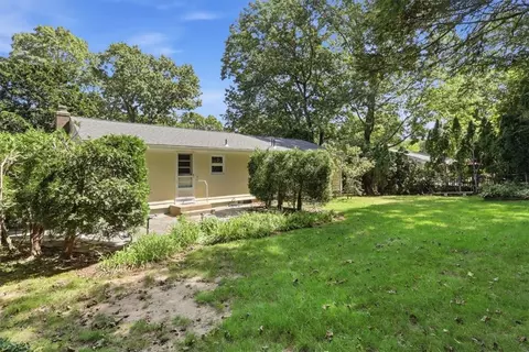 Exterior - 83 Sage Dr, Warwick, RI 02886 photo 2 of 4