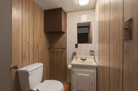 Bath - 83 Sage Dr, Warwick, RI 02886 photo 3 of 3
