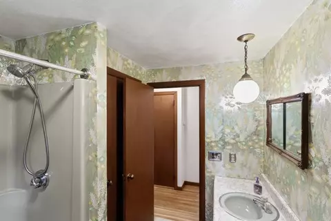 Bath - 83 Sage Dr, Warwick, RI 02886 photo 2 of 3
