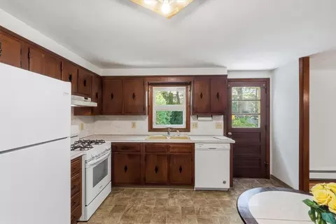 Kitchen - 83 Sage Dr, Warwick, RI 02886 photo 2 of 2