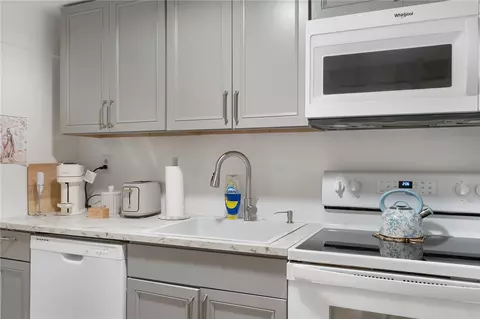 Kitchen - 151 Hope Rd, Cranston, RI 02921 photo 3 of 3