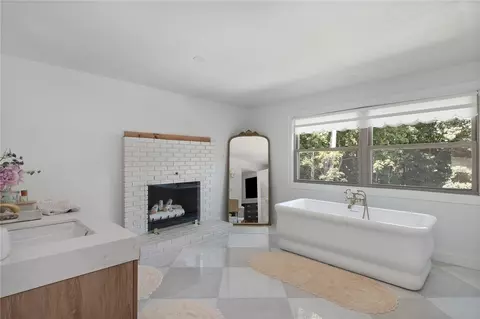 Bath - 151 Hope Rd, Cranston, RI 02921 photo 1 of 11