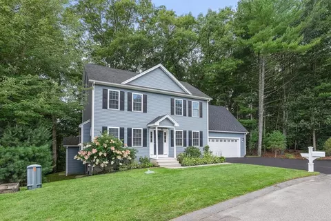 17 Clover Court Ct, Cumberland, RI 02864
