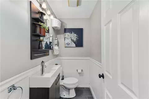 Bath - 39 Okinawa Ave, Warwick, RI 02889 photo 3 of 3