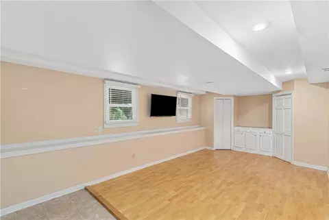 Living - 39 Okinawa Ave, Warwick, RI 02889 photo 3 of 3