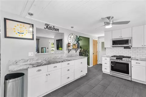 Kitchen - 39 Okinawa Ave, Warwick, RI 02889 photo 2 of 3