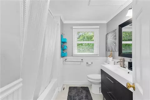 Bath - 39 Okinawa Ave, Warwick, RI 02889 photo 1 of 3