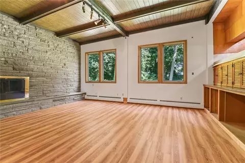 Living - 35 Lane E, Warwick, RI 02888 photo 3 of 4