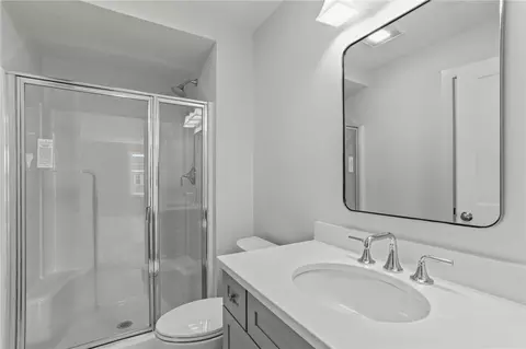 Bath - 98 Red Maple Ln, Warwick, RI 02886 photo 2 of 4