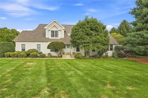 45 Fieldstone Dr, East Greenwich, RI 02818