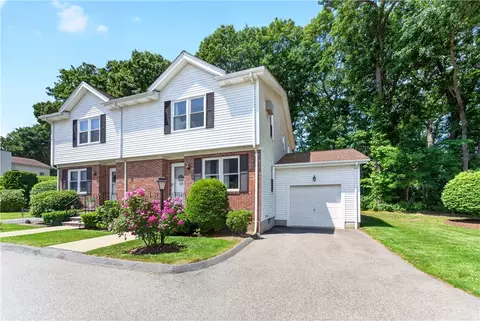 143 Oak Park Dr, North Providence, RI 02904