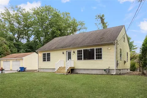 174 Ayrault Rd, East Greenwich, RI 02818