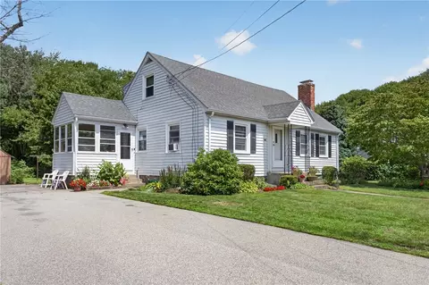 130 Thurston St, Riverside, RI 02915