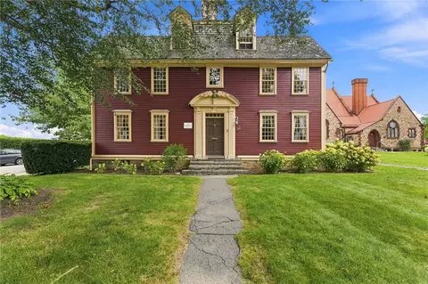 59 Washington St, Newport, RI 02840