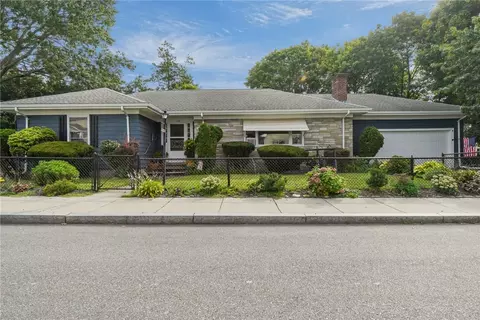 136 Earl Ave, Riverside, RI 02915