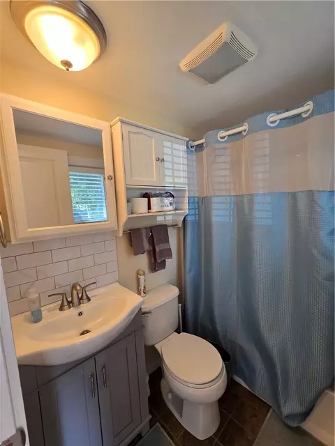 Bath - 88 Old Post Rd #6, Westerly, RI 02891 photo 1 of 1