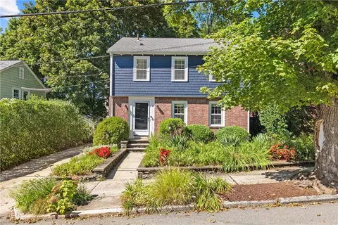 14 Creston Way, Providence, RI 02906