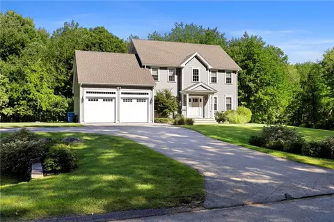 Exterior - 34 E Lantern Rd, Lincoln, RI 02865 photo 3 of 9