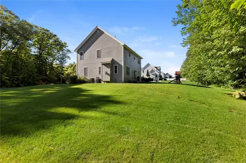 Exterior - 34 E Lantern Rd, Lincoln, RI 02865 photo 8 of 9